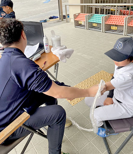 野球肘のエコー検査の様子